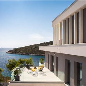 Luxury Beachfront Villa with Heated Infinity Pool near Trogir, Sleeps 8
